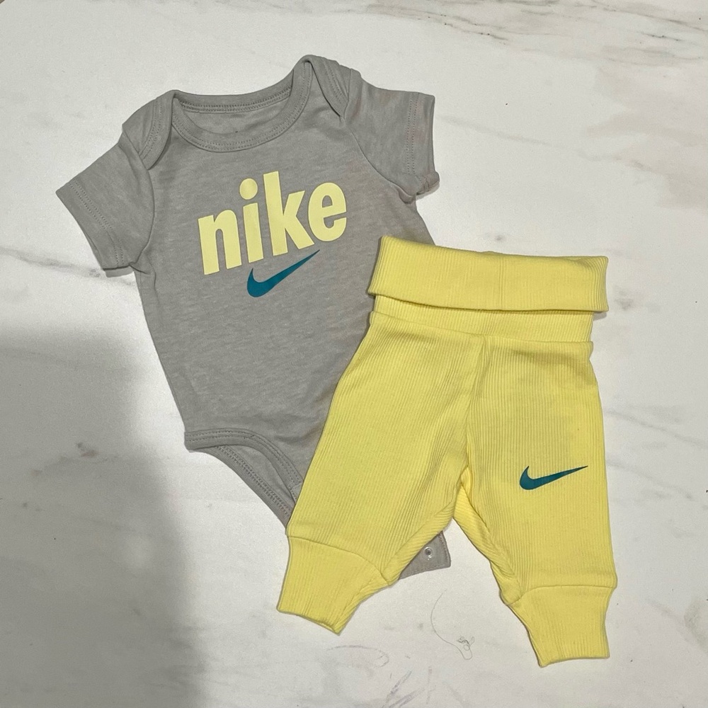 NWOT Original Nike Baby Matching Set Neon Yellow Ribbed Joggers and Onesie